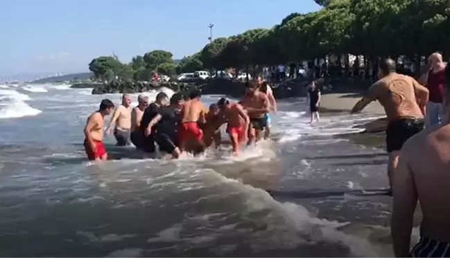 Evladı için bir an bile düşünmeden suya atladı! Kızı kurtuldu ancak baba hayatını kaybetti