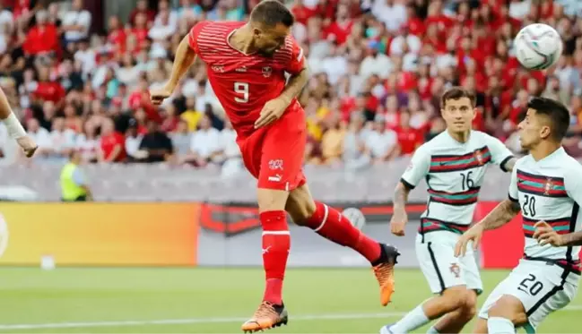 Galatasaray'da Haris Seferovic harekatı! Aslan'dan ezeli rakiplerine bir transfer çalımı daha