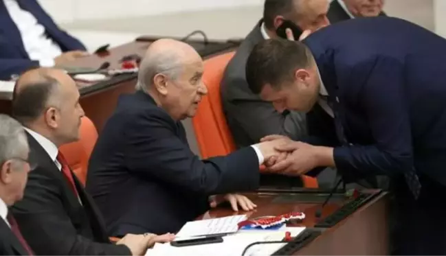 MHP'den istifa eden Baki Ersoy, Bahçeli'nin yeniden davetine cevap verdi: Şeref duydum