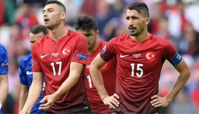 İlklerin ve rekorların adamı, milli futbolcu Mehmet topal aktif futbol kariyerini noktaladı