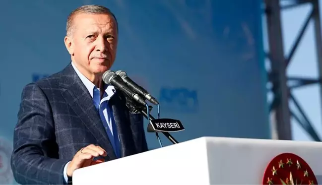 Cumhurbaşkanı Erdoğan, konuşması sırasında 