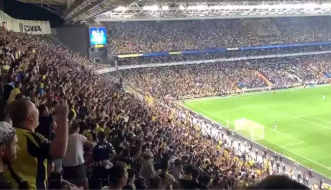 Fenerbahçe tribünlerinden Putin Bestesi! (VİDEO) Fenerbahçe Putin tezahüratı sözleri!