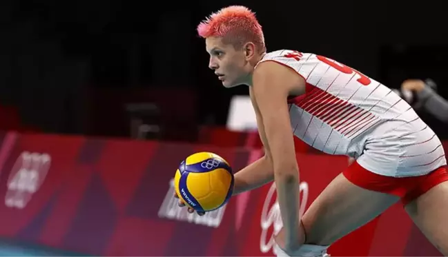 Ünlü voleybolcu Ebrar Karakurt'tan yeni imaj! Eski halini unutun