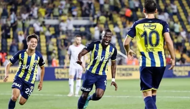 Fenerbahçe Enner Valencia'a 1+1 yıllık yeni sözleşme teklif etmeye hazırlanıyor