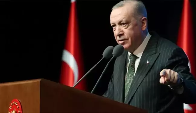 Cumhurbaşkanı Erdoğan: Birileri, adalet sistemimizi suç çetelerinin kirli oyunlarına kurban etmek için uğraşıyor