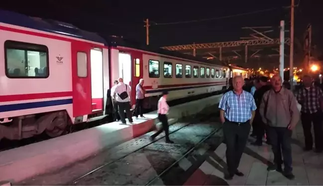 Doğu Ekspresi'nin vagonu Yozgat'ta raydan çıktı, Ankara-Kayseri demir yolu ulaşıma kapandı