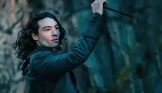 Adı birçok skandala karışan ünlü oyuncu Ezra Miller kendini 