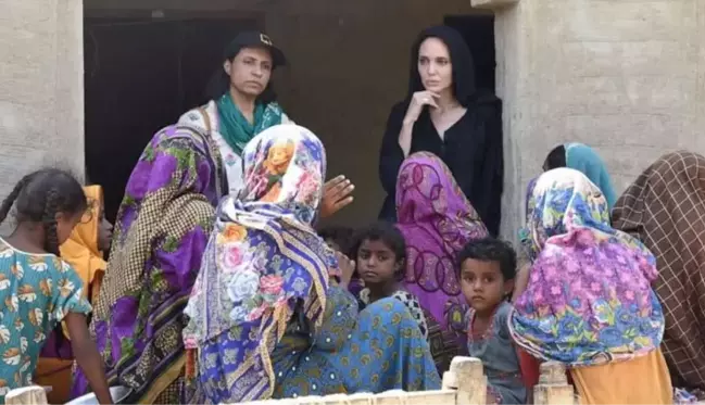 Angelina Jolie'den uluslararası topluma, Pakistan'daki sel mağdurları için yardım çağrısı