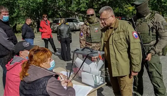 Doç. Dr. Şuay Nilhan Açıkalın: Referandumlar sonrası bazı bölgelerde çatışmalar durabilir, nükleer savaş ise tüm Dünya'da felakete yol açar