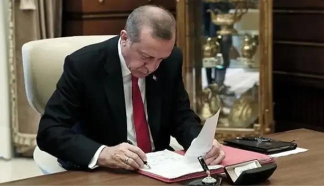 Cumhurbaşkanı Erdoğan'ın imzasıyla yayınlandı! Atama ve görevden alma kararları Resmi Gazete'de