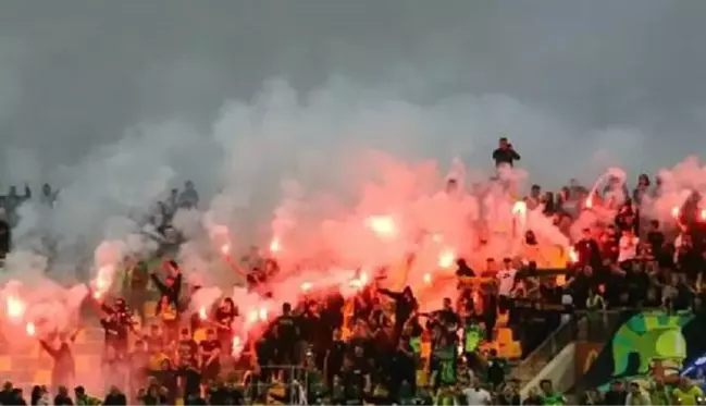 Provokasyonun böylesi! Güney Kıbrıslı taraftarlar Fenerbahçe maçı öncesi haddini aştı