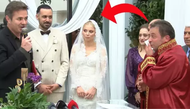 Nikah memuru, karşısındaki gelini görünce bir anda ağlamaya başladı