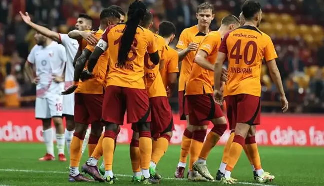 Galatasaray-Kastamonuspor maçının yorumcusu canlı yayında söyledikleriyle dalga konusu oldu