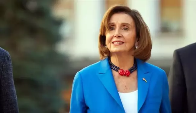 ABD Temsilciler Meclisi Başkanı Nancy Pelosi'nin 82 yaşındaki eşi, evinde saldırıya uğradı