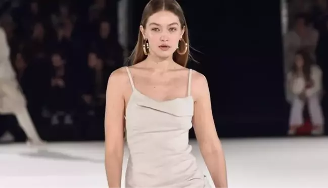 Dünyaca ünlü model Gigi Hadid 