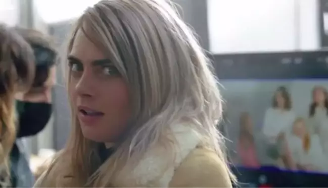 Cara Delevingne'dan olay yaratacak belgesel! Herkesin önünde kendini tatmin etmesi istendi