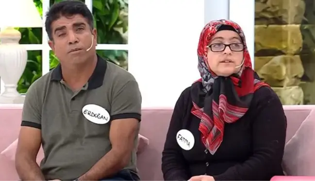 2 çocuğunun babası yasak aşkını da alıp Esra Erol'da programına çıkan kadın, eşine seslendi: Boşanalım