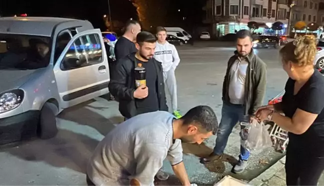 Düzceli balıkçı 1 ton hamsiyi vatandaşlara bedava dağıttı