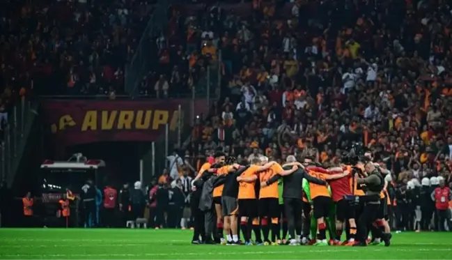 Galatasaray'a yıldız futbolcudan kötü haber! İdmanı yarıda bırakmak zorunda kaldı