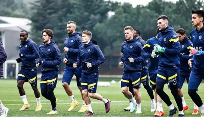 Yıldız futbolcular yok! İşte Fenerbahçe'nin kamp kadrosu