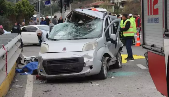 Tankerin biçip geçtiği hafif ticari araç, 3 genç kıza mezar oldu