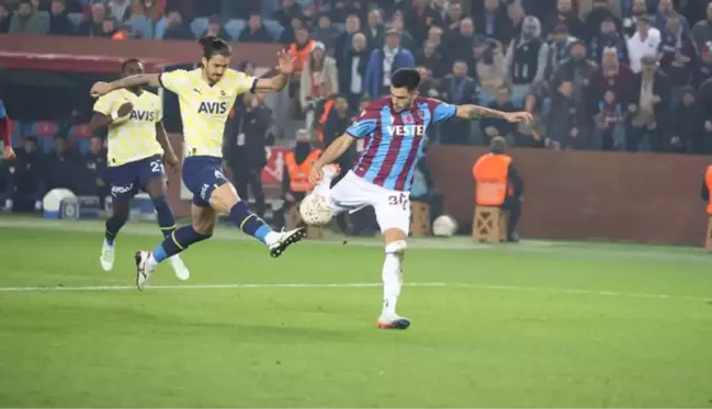 Son Dakika: Spor Toto Süper Lig'in 15. haftasındaki derbide Trabzonspor, Fenerbahçe'yi 2-0'lık skorla mağlup etti