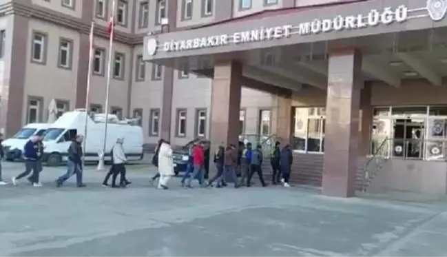 Sahte arkadaşlık sitesi kurup vatandaşı dolandıranlara 