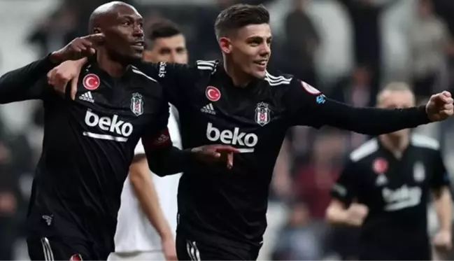 Yeni doğan çocuğu yaşam savaşı veriyor! Beşiktaşlı yıldızın son hali yürekleri parçaladı