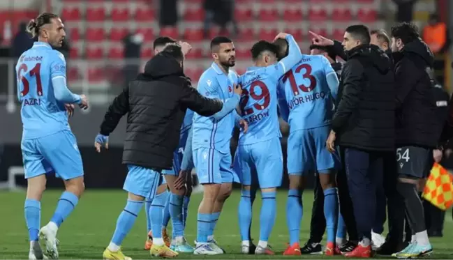 Trabzonspor, Ümraniyespor'u 4-1 mağlup ederek Türkiye Kupası'nda çeyrek finale yükseldi