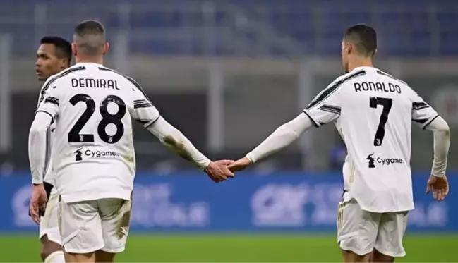 Merih Demiral'dan anlamlı hareket! Cristiano Ronaldo ve Bonucci'den Türkiye'ye destek