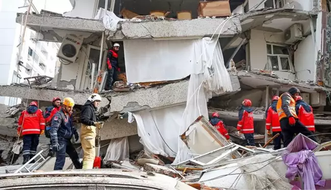 7.7 büyüklüğündeki depremin merkez üssü olan Pazarcık'ta arama kurtarma çalışmaları tamamlandı