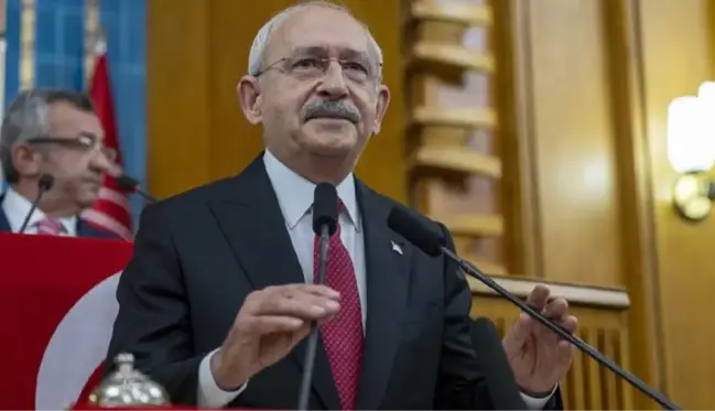 Kılıçdaroğlu'nun ilk seçim posteri ortaya çıktı: Sinan Ateş de var depremde kızının elini bırakmayan baba da