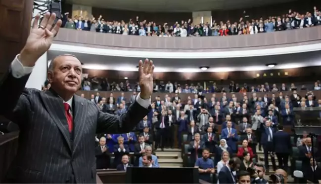 AK Parti'den 3 dönem kuralı kararı! Ağır toplar dahil 76 isim, yeni dönem için vekillik başvurusu yapabilecek