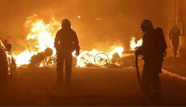 Fransa'da ortalık karıştı! Emeklilik yaşı protestosunda 310 kişi gözaltına alındı