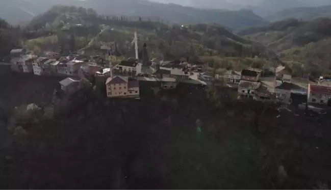 Karadeniz fıkrası gibi mahalle! Aralarında 7 metre mesafe olan komşular, 2 dakika farkla iftar açıyor