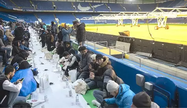 Lig tarihinde bir ilk! Dünya devi Chelsea, stadında iftar programı düzenledi