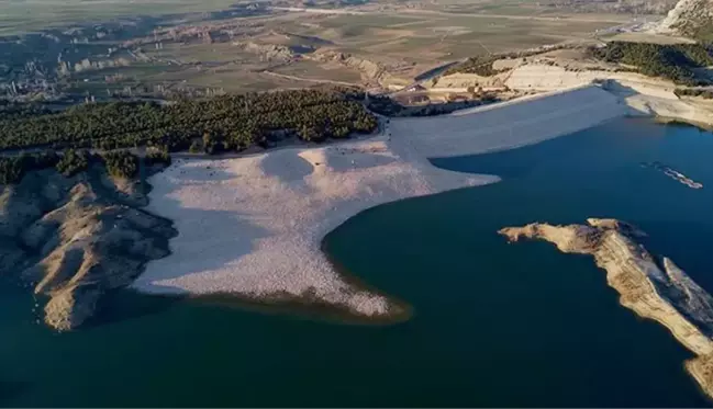 Burdur'da kuraklık nedeniyle halı yıkamak, bahçe sulamak yasaklandı