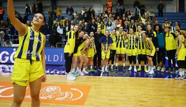 Son Dakika: Fenerbahçe Kadın Basketbol Takımı, İtalyan ekibi Beretta Famila Schio'yu eleyerek EuroLeague'de finale çıktı