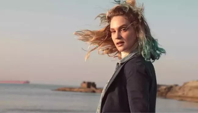 Aşk-ı Memnu filminin çekimleri devam ediyor! Yeni Bihter, Farah Zeynep Abdullah'tan ilk kare geldi