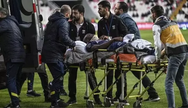 Herkesi korkuttu! Hastaneye kaldırılan Enner Valencia'dan ilk açıklama