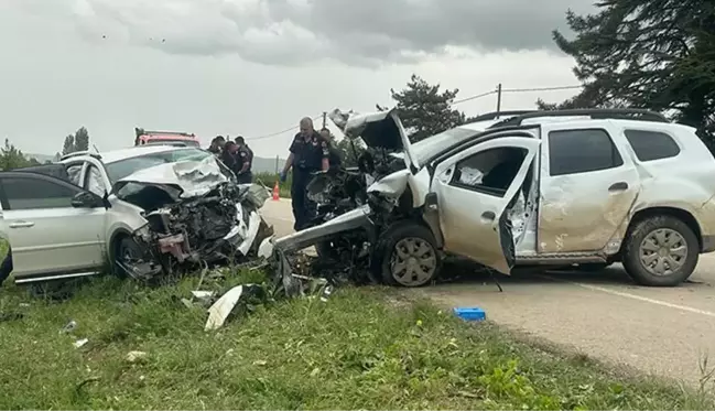 Isparta'da iki cip kafa kafaya çarpıştı: 1 ölü, 4 yaralı