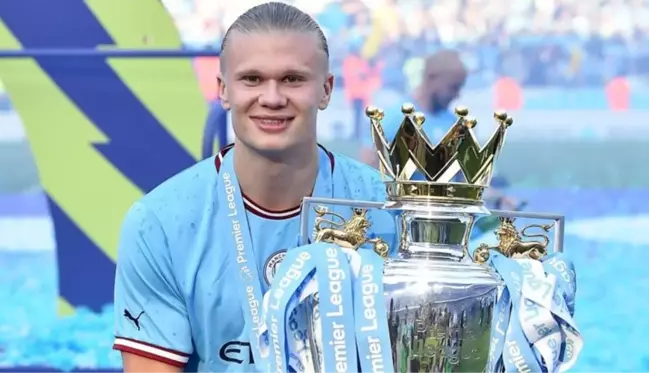 Manchester City'de inanılmazı başaran Erling Haaland, Premier Lig'de sezonun futbolcusu seçildi