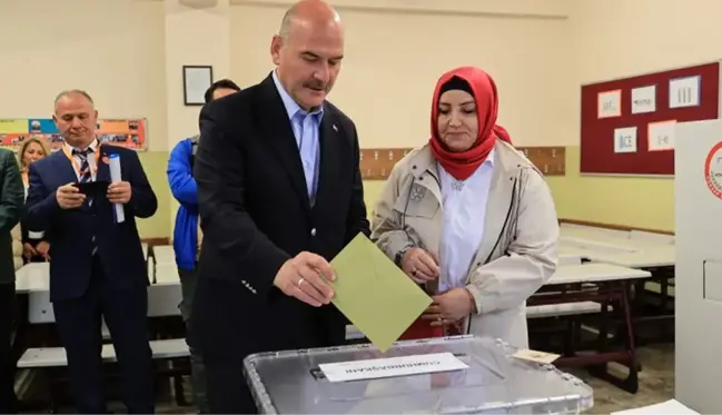 Oy kullanan İçişleri Bakanı Süleyman Soylu'dan uyarı: Kolluk güçleri hariç silah taşımak yasak