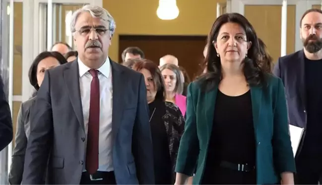 Pervin Buldan ve Mithat Sancar, HDP'de eş genel başkanlığa yeniden aday olmayacak