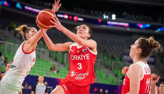 A Milli Kadın Basketbol Takımı, Avrupa Şampiyonası'nda ilk galibiyetini Macaristan'dan aldı