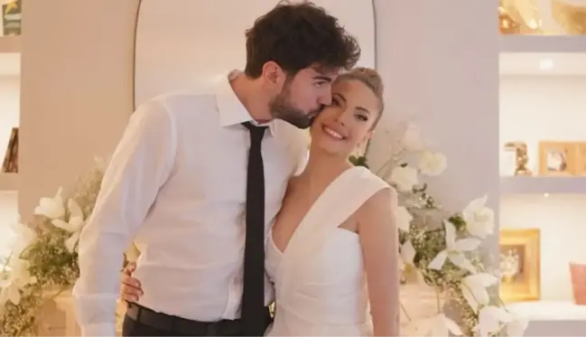 2 gün sonra nikah masasına oturacak olan Eda Ece'nin düğün davetiyesi ortaya çıktı