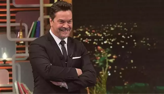 Beyazıt Öztürk TV8'le anlaştı! Hem Beyaz Show'u hem Passaparola'yı sunacak