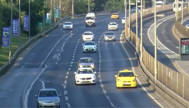 Bayram tatilcileri gitti, İstanbul'da yollar boş! Sabah trafik yoğunluğu yüzde 8'de kaldı