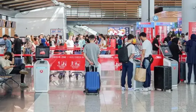 Bu bayram yoğunluk bir başka oldu! İstanbul Havalimanı günlük yolcu sayısı rekoru kırdı