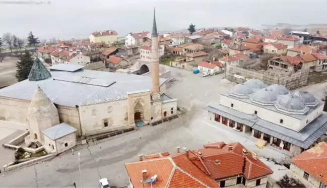 7 asırlık caminin ortasındaki derin kuyu görenleri şaşırtıyor! İşlevi en teknolojik sisteme taş çıkarır